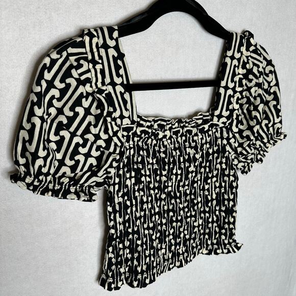 Monteau Linen Blend Smocked Puff Sleeve Crop Top Black Cream Size Small - Picture 4 of 11